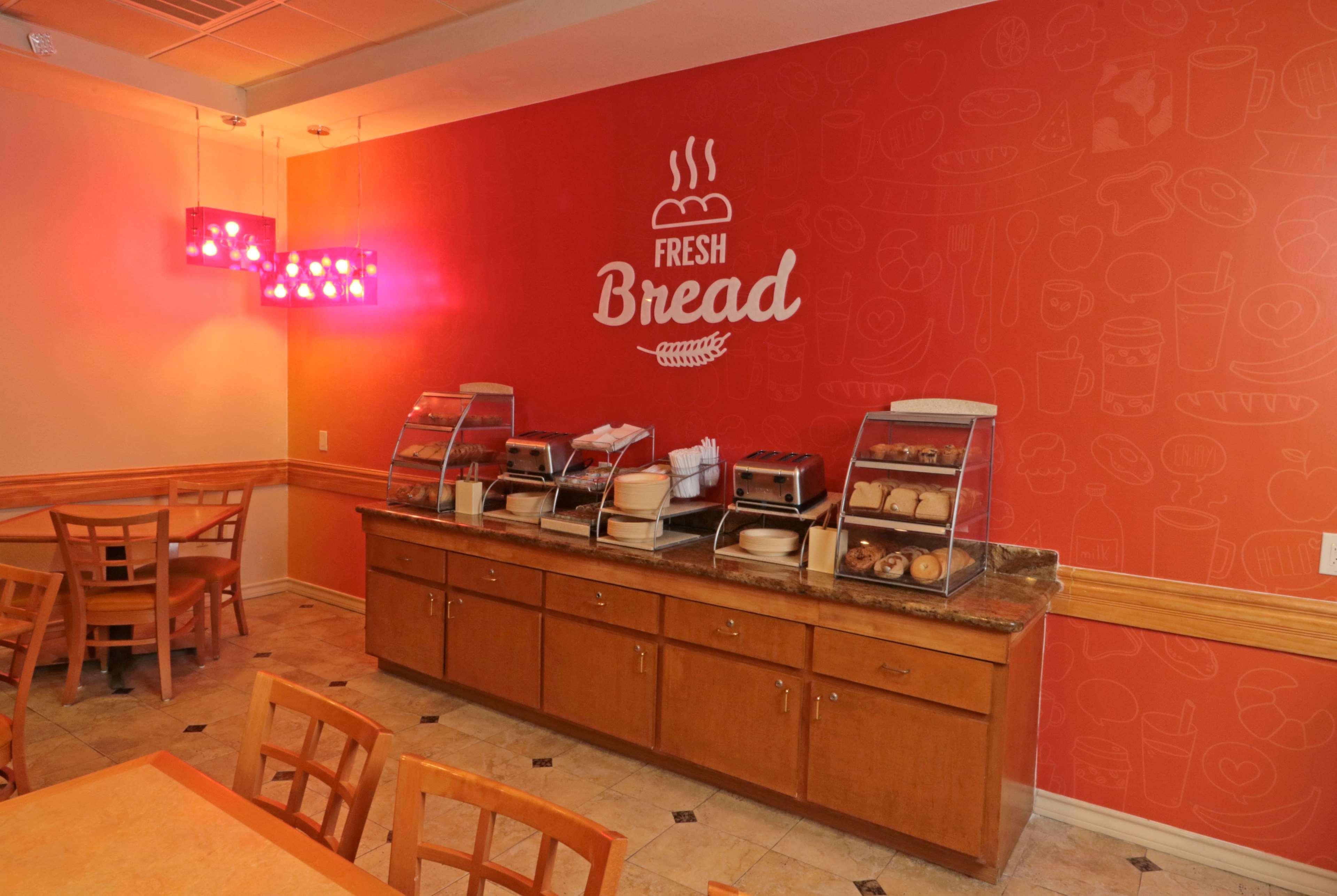Wyndham Garden McAllen at La Plaza Mall Exterior foto